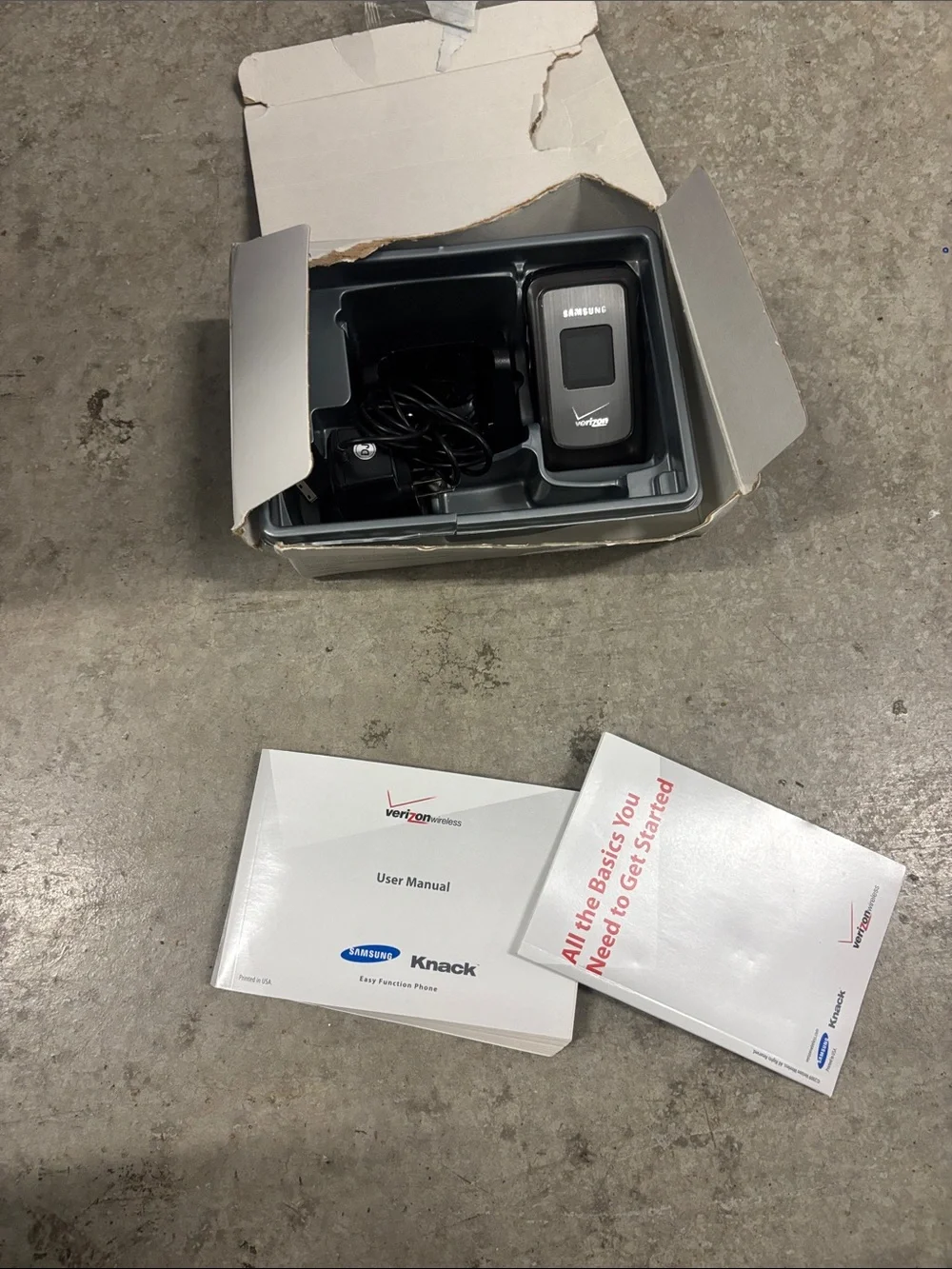 Samsung Knack Easy Function Phone - Black and White Packaging